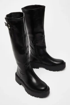 Quiz Boots><noscript><img width=