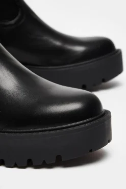 Quiz Boots><noscript><img width=