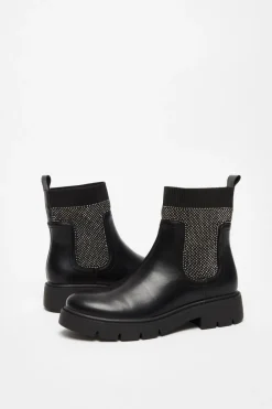 Quiz Boots><noscript><img width=