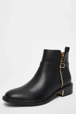 Quiz Boots>Black Faux Leather Ankle Boot