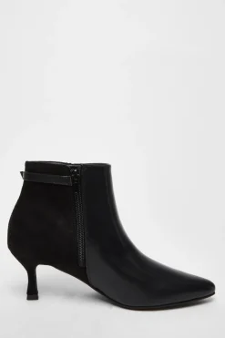 Quiz Boots><noscript><img width=