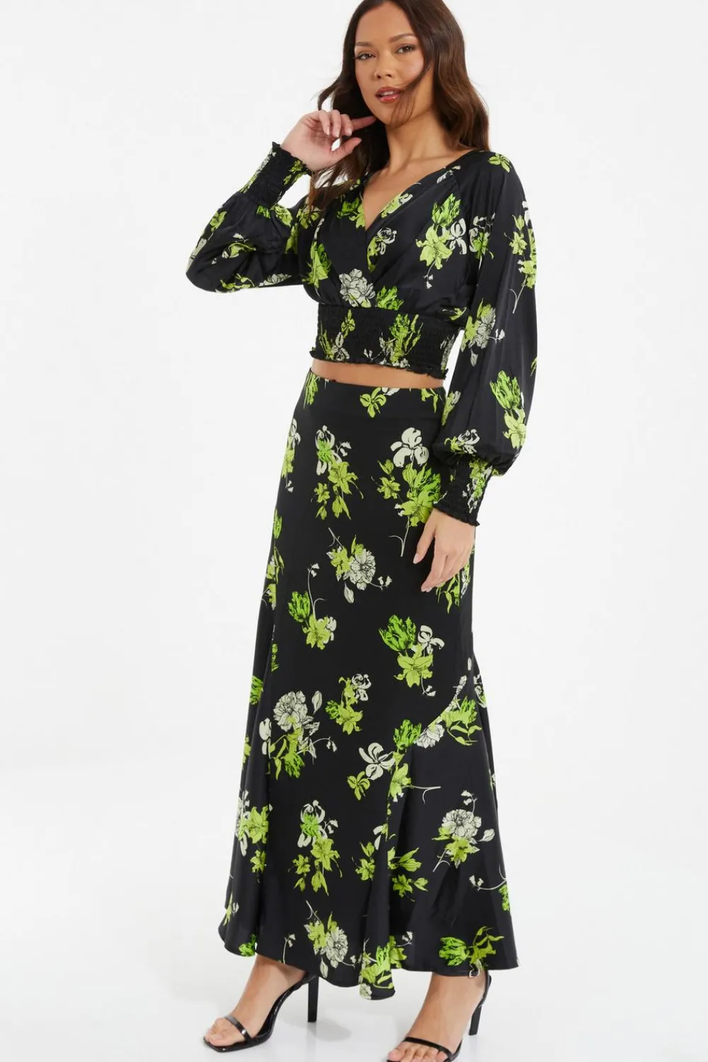 Quiz Going Out Tops|Crop Tops>Black Floral Wrap Crop Top