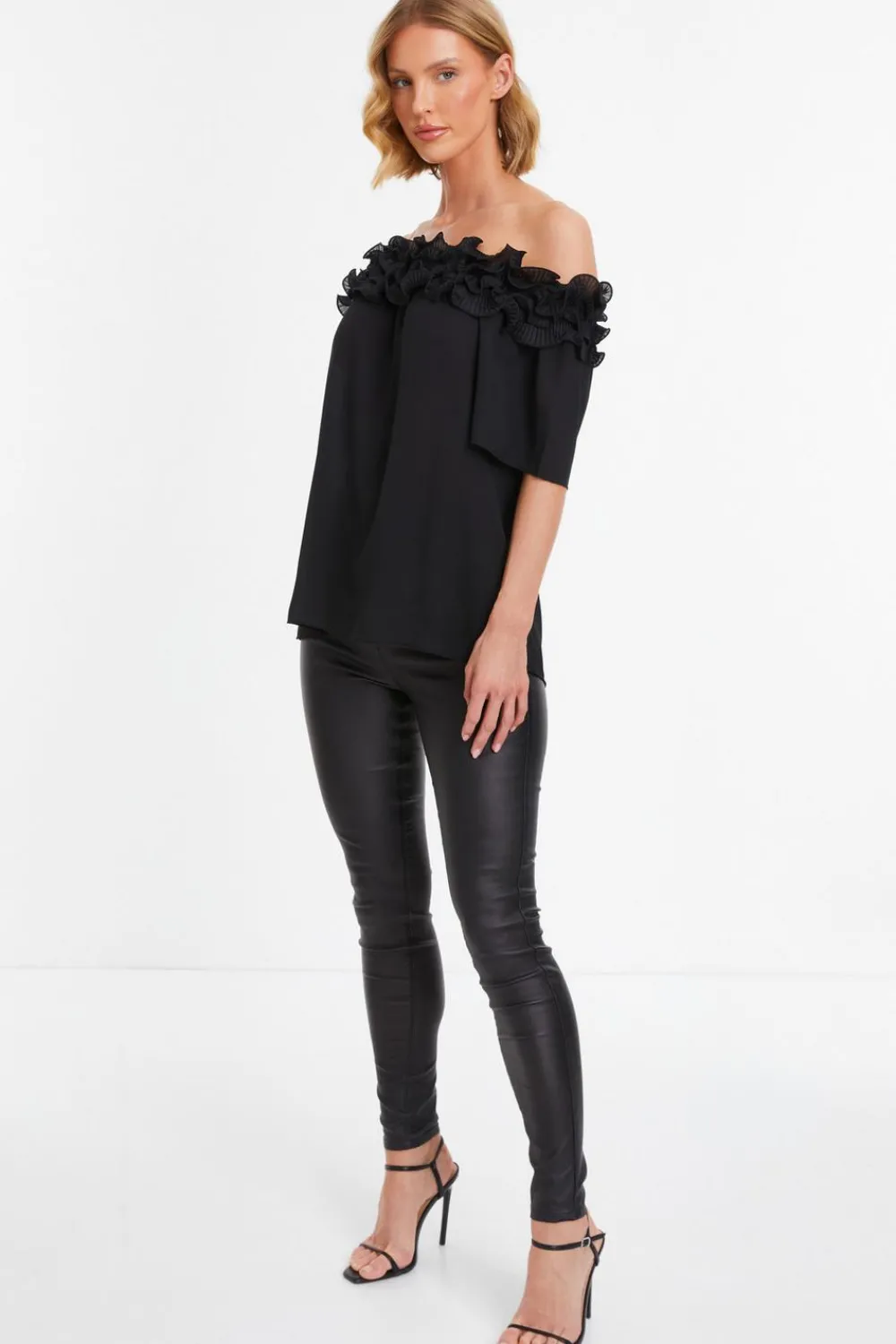 Quiz Bardot Tops|Tops>Black Frill Bardot Top