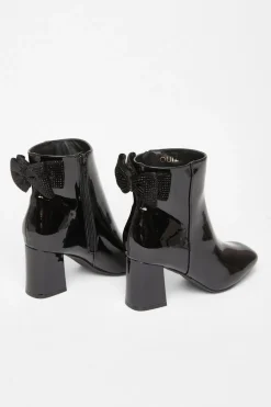 Quiz Boots><noscript><img width=