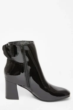 Quiz Boots><noscript><img width=