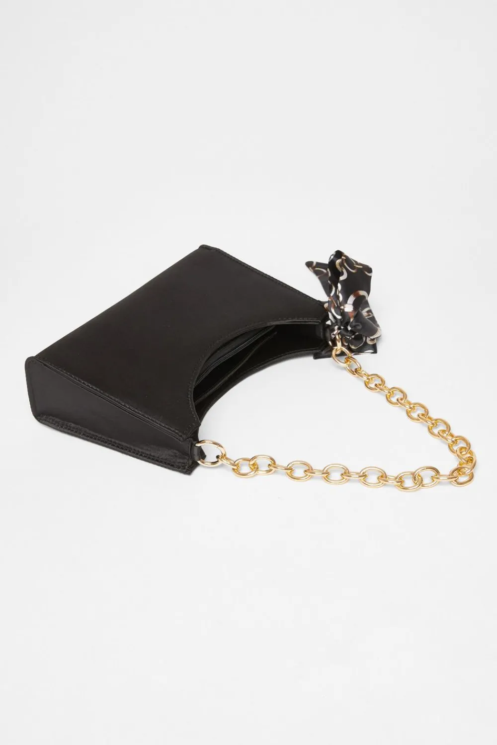 Quiz Bags>Satin Chain Shoulder Bag