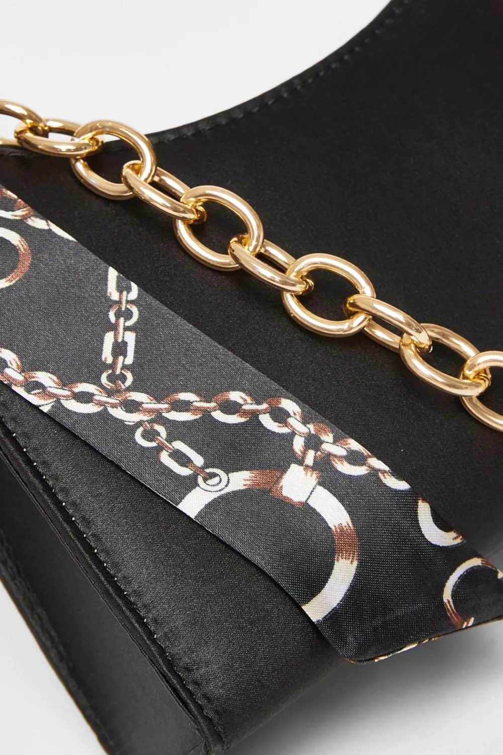 Quiz Bags>Satin Chain Shoulder Bag