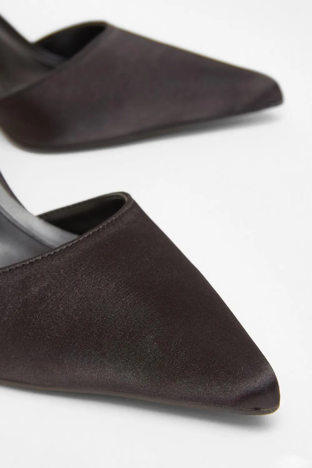 Quiz Occasion Shoes|Heels>Black Satin Chain Strap Court Heels
