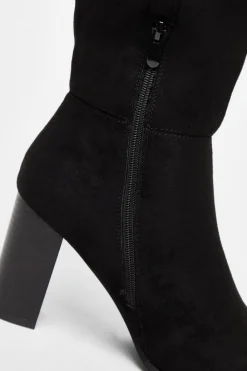 Quiz Boots><noscript><img width=