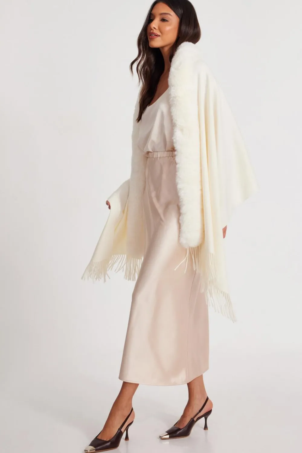Quiz Capes & Ponchos>Faux Fur Trim Cape