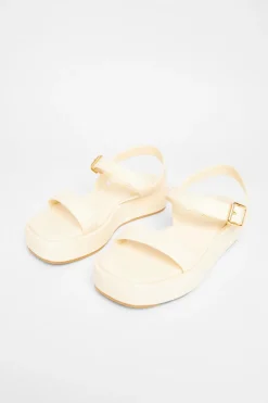 Quiz Sandals|Holiday Shoes><noscript><img width=