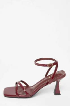 Quiz Heels>Dark Red Patent Flared Heels