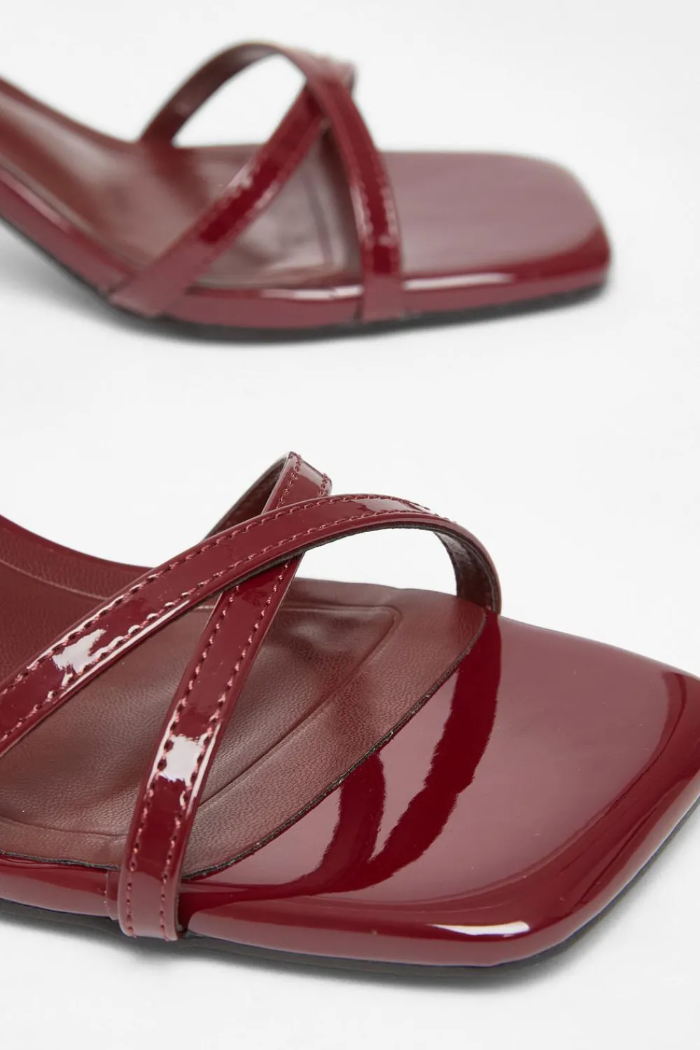 Quiz Heels>Dark Red Patent Flared Heels