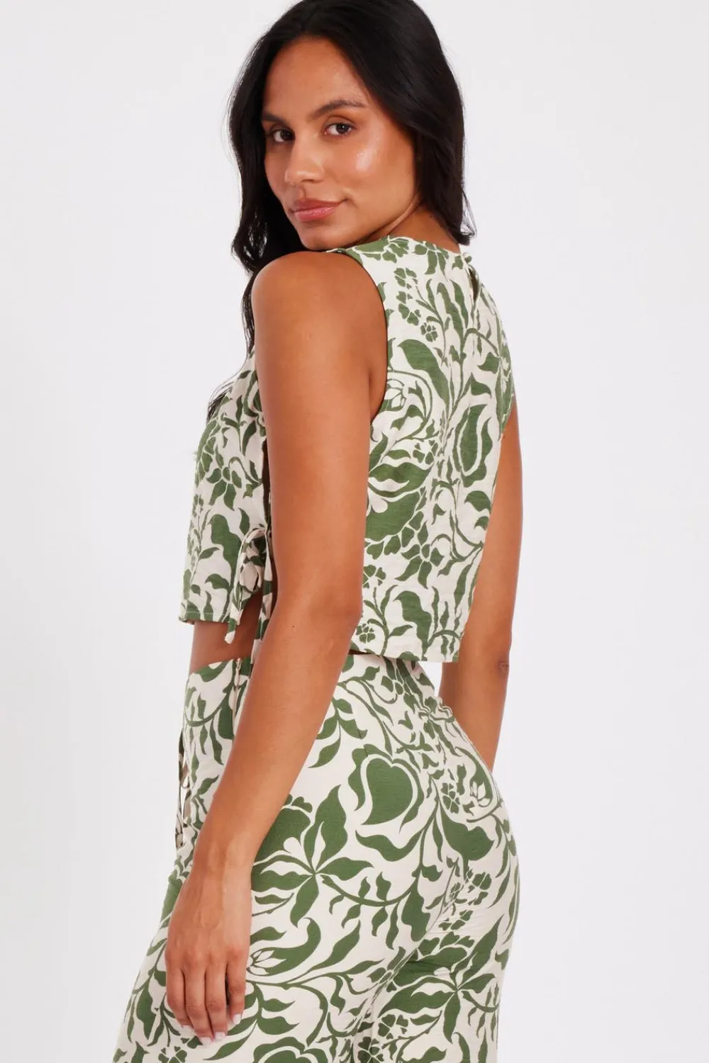 Quiz Summer Tops|Day Tops>Khaki Tropical Print Crop Top