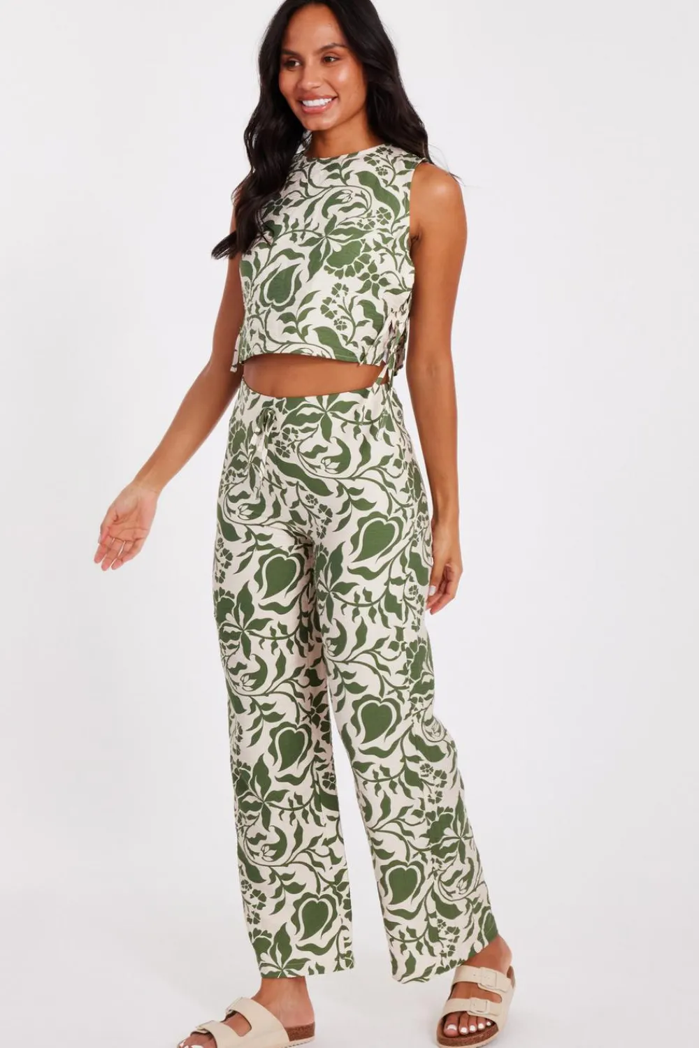 Quiz Summer Tops|Day Tops>Khaki Tropical Print Crop Top