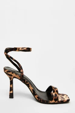Quiz Heels|Sandals><noscript><img width=