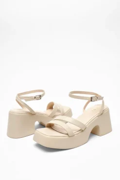 Quiz Sandals|Platforms><noscript><img width=