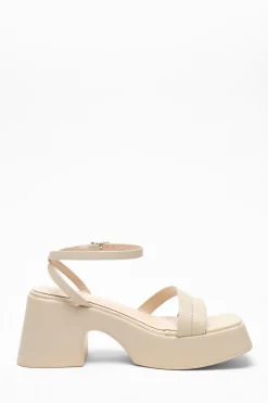 Quiz Sandals|Platforms><noscript><img width=