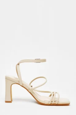 Quiz Sandals|Holiday Shoes><noscript><img width=