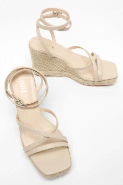 Quiz Wedges|Sandals><noscript><img width=