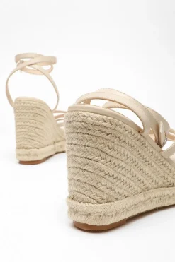 Quiz Wedges|Sandals><noscript><img width=