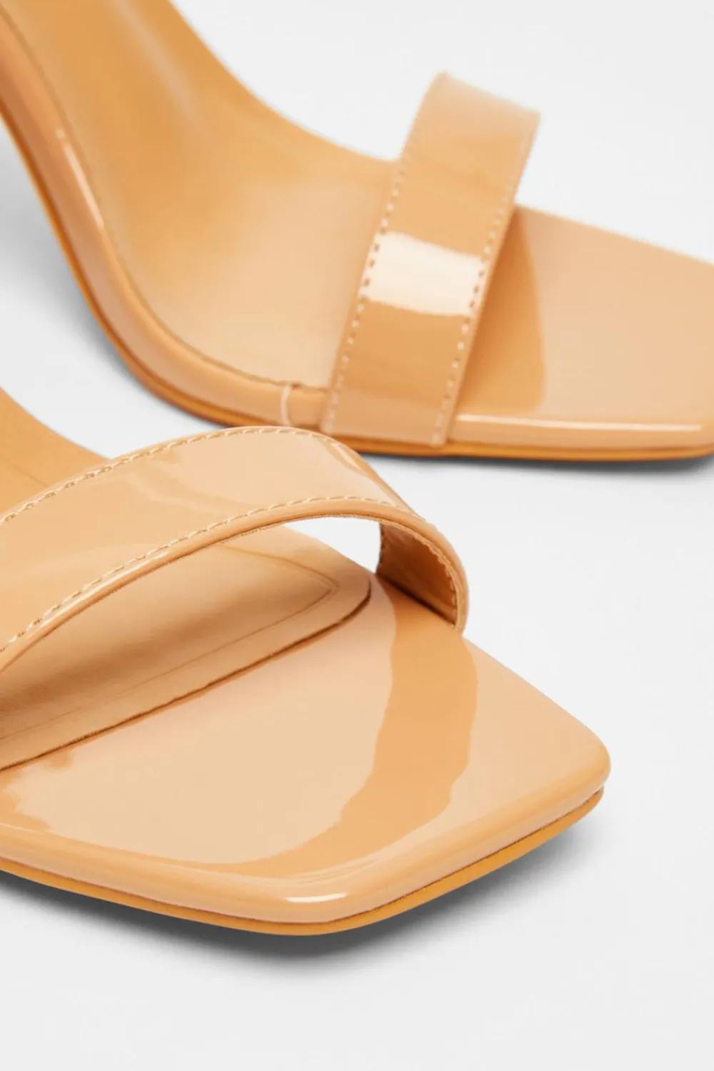 Quiz Sandals|Heels>Flared Heel Sandal