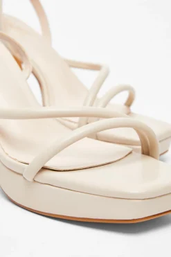 Quiz Sandals|Platforms><noscript><img width=