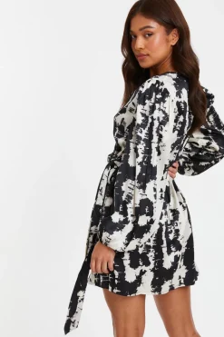 Quiz Wrap Dresses|Satin Dresses><noscript><img width=