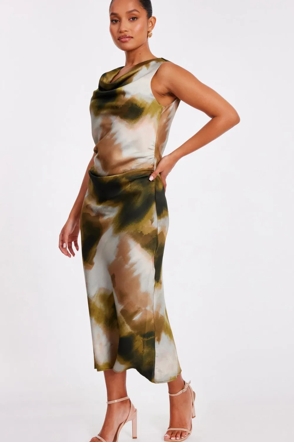 Quiz Day At The Races|Christening Guest>Petite Khaki Satin Printed Midaxi Dress