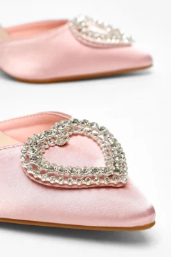 Quiz Prom & Ball|Heels><noscript><img width=