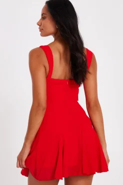 Quiz Trending: Red|Summer Clothes><noscript><img width=