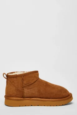 Quiz Boots><noscript><img width=