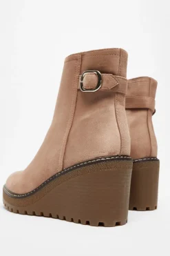 Quiz Wedges|Boots><noscript><img width=