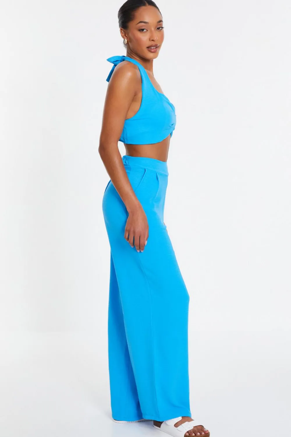 Quiz Summer Tops|Crop Tops>Turquoise Halter Neck Crop Top