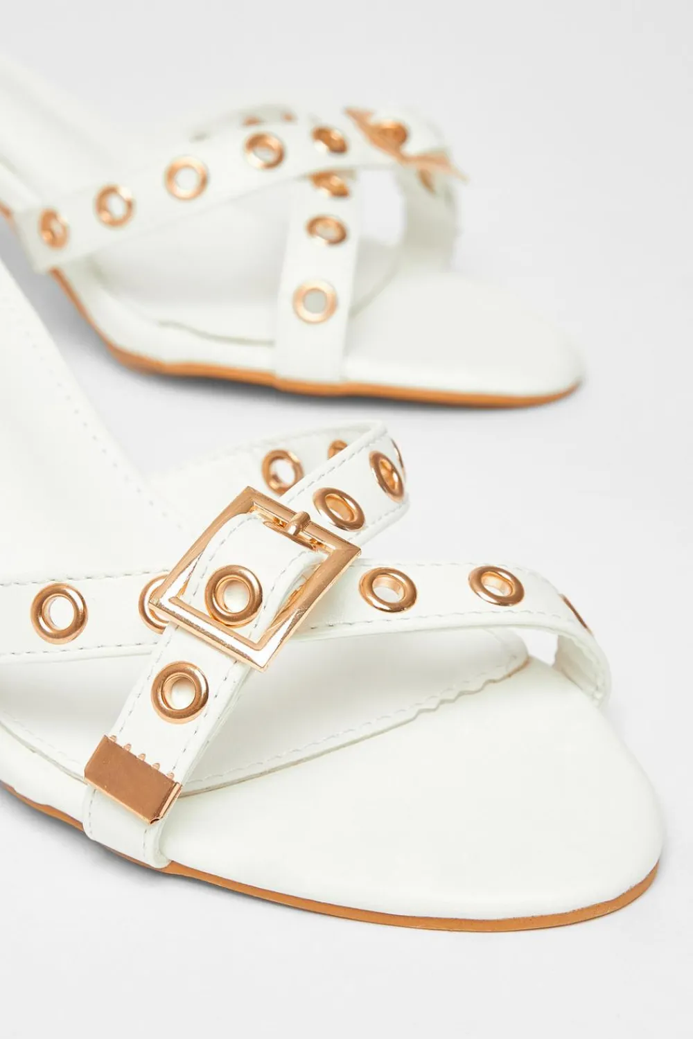 Quiz Heels>Buckle Mule Heels