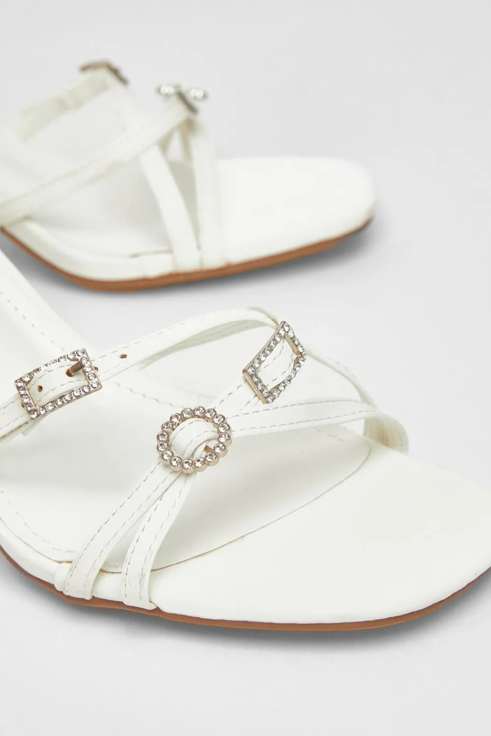 Quiz Heels>Buckle Strap Heels