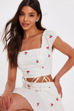 Quiz Summer Tops|Going Out Tops>White Cherry Print Crop Top