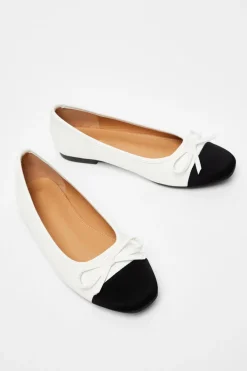 Quiz Pumps|Flats><noscript><img width=