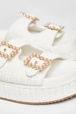 Quiz Sandals|Holiday Shoes><noscript><img width=
