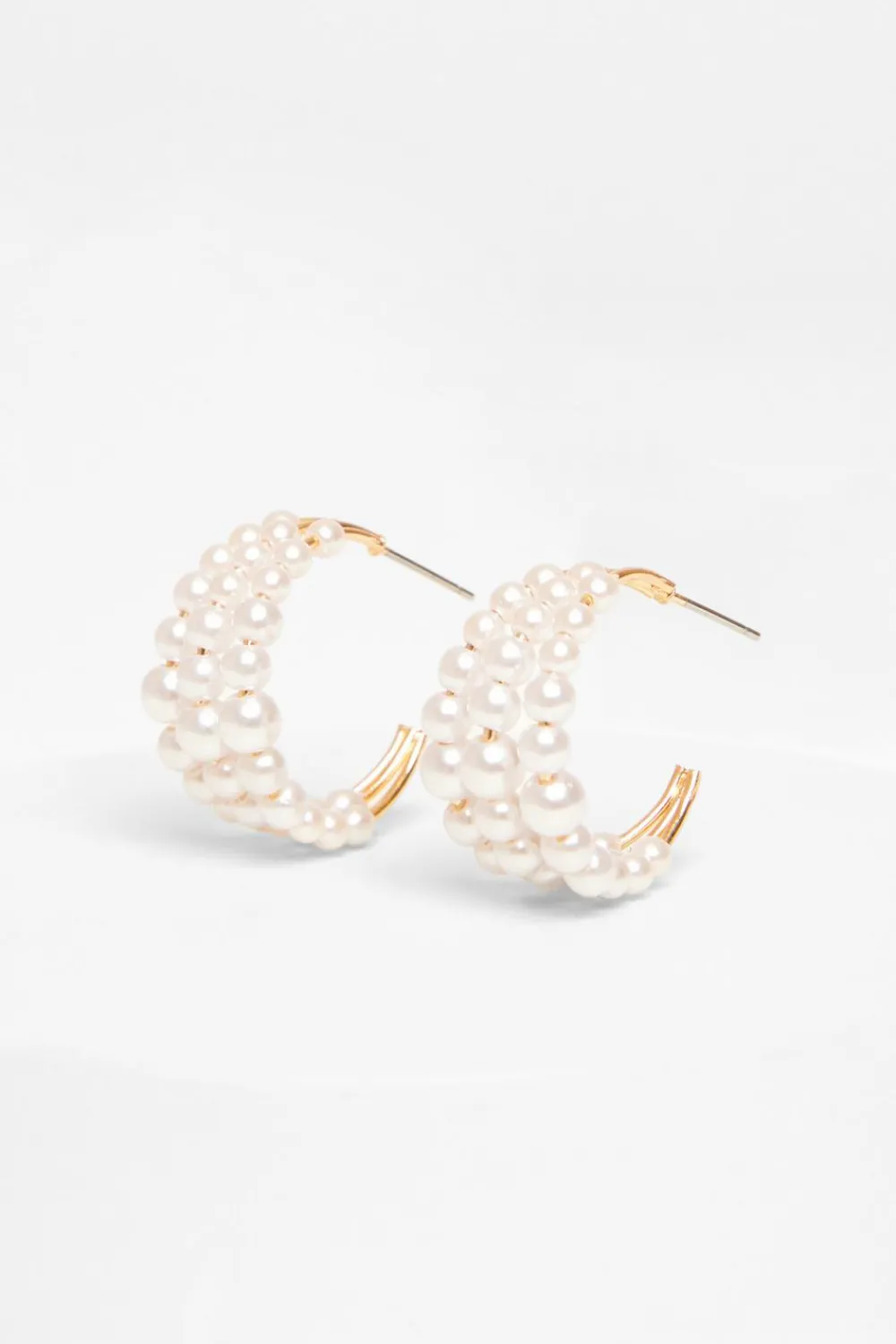 Quiz Wedding Accessories|Jewellery>White Pearl Hoop Earrings