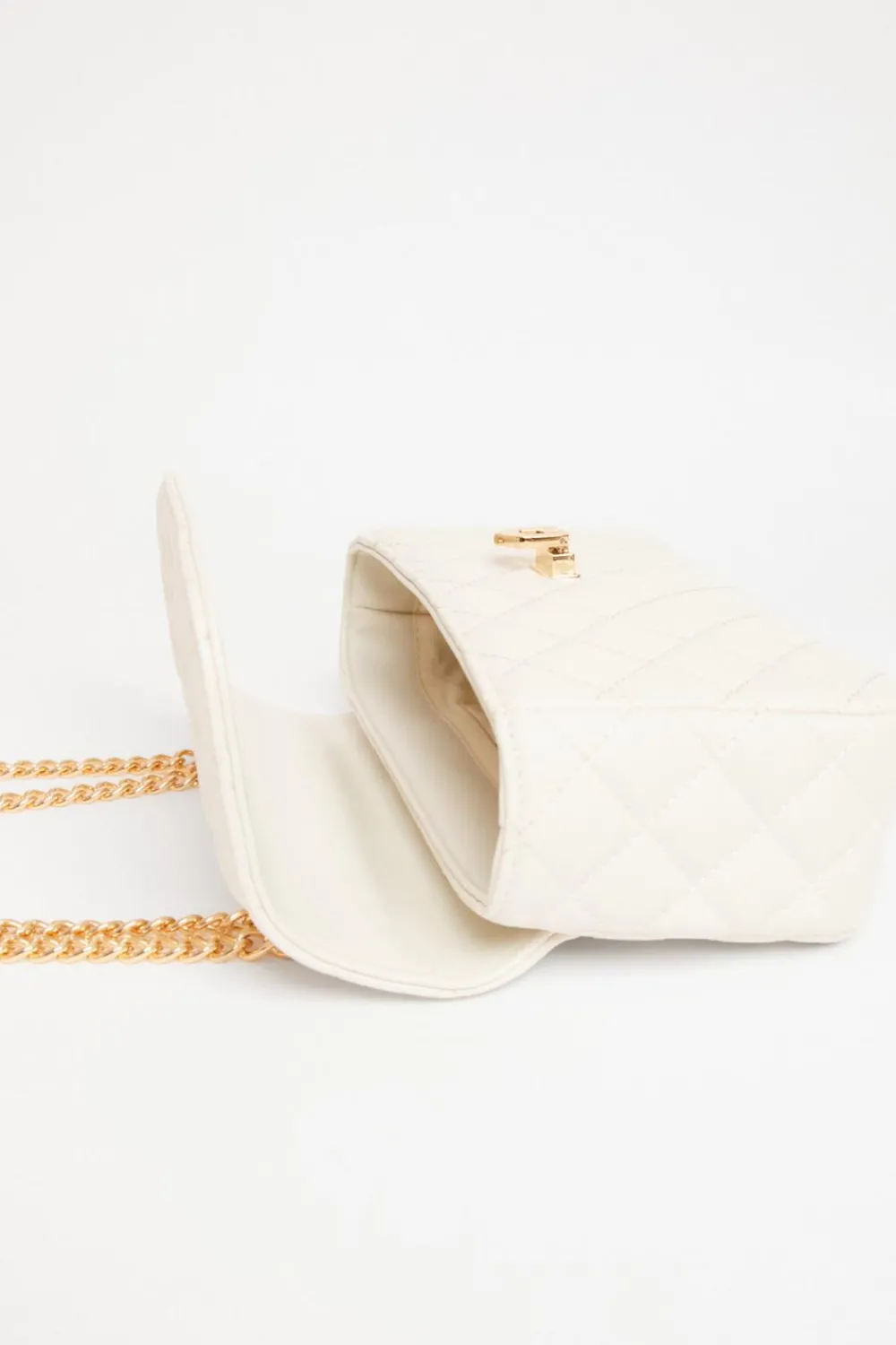 Quiz Bags>White Quilted Cross Body Bag